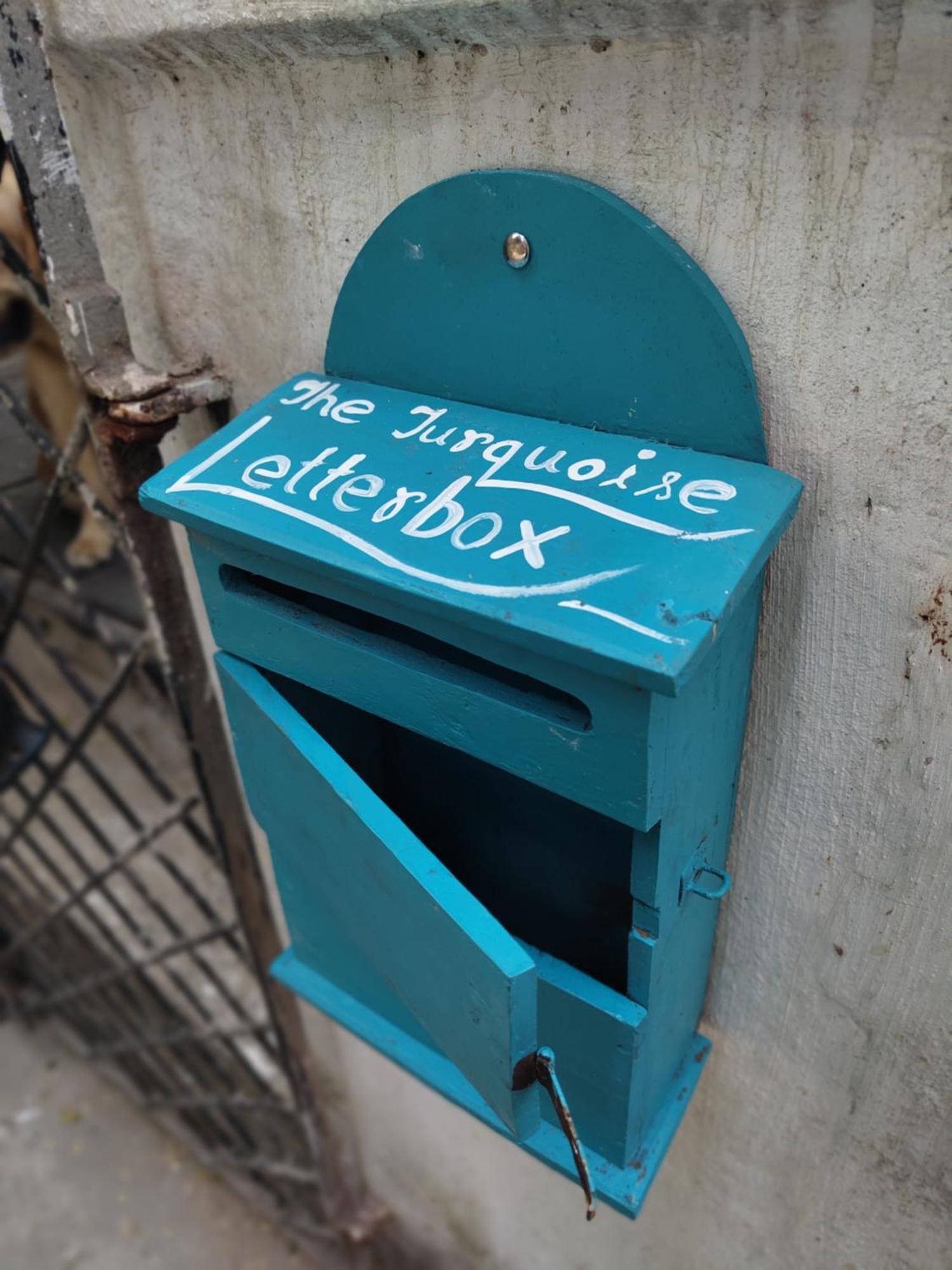 The Turquoise Letterbox - Twin At Central Kolkata Exterior photo